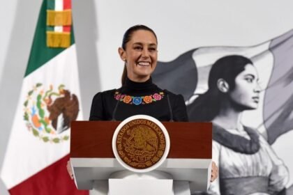 Claudia Sheinbaum se desplaza a Oaxaca para enfrentar la emergencia
