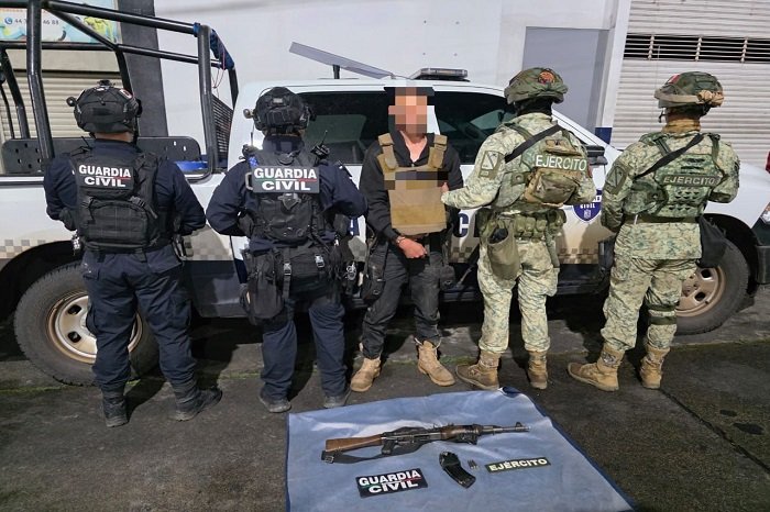 Desmantelan en Zitacuaro una red criminal confiscacion de 10 vehiculos