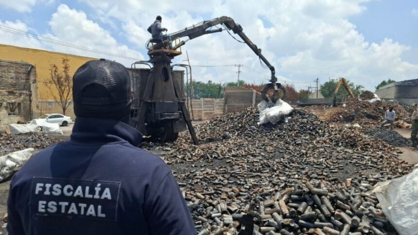 Hallan pertenencias de persona desaparecida en el incendio de Guadalajara