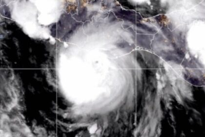 Huracan Erick se Intensifica a Categoria 4 y Se Dirige