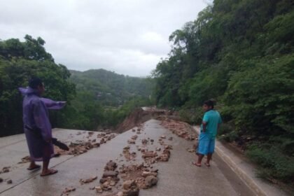 Impacto del Huracan Erick 14 Municipios de Oaxaca Afectados por