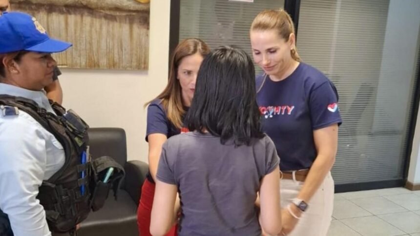 Una nina de 11 anos evade su escuela primaria y