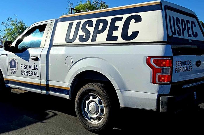 Descubren un cadaver envuelto en sabanas al borde de la