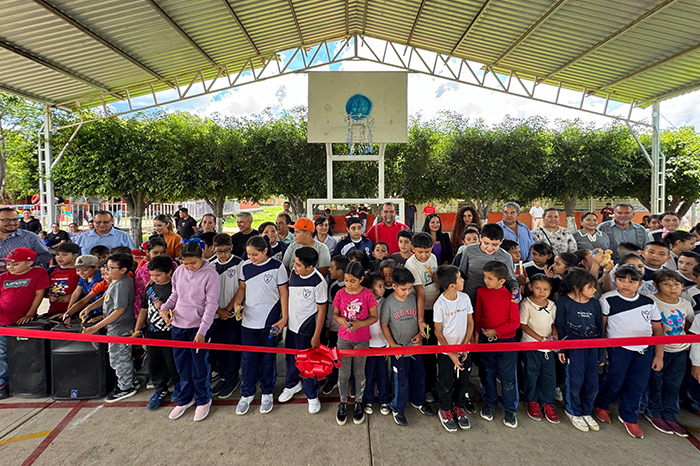 Presidente Victor Vazquez Reafirma su Compromiso con la Educacion en
