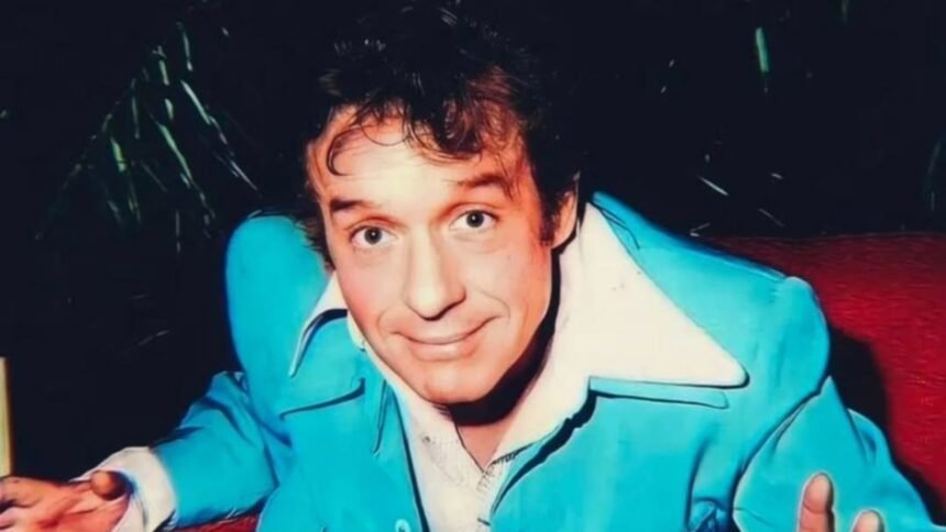 Descubre la Fascinante Historia que Da Vida al Apodo de Roberto Gómez Bolaños, el Ingenioso Chespirito