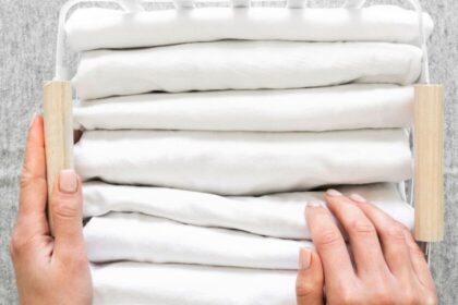 Detergente elimina las manchas más difíciles de la ropa blanca