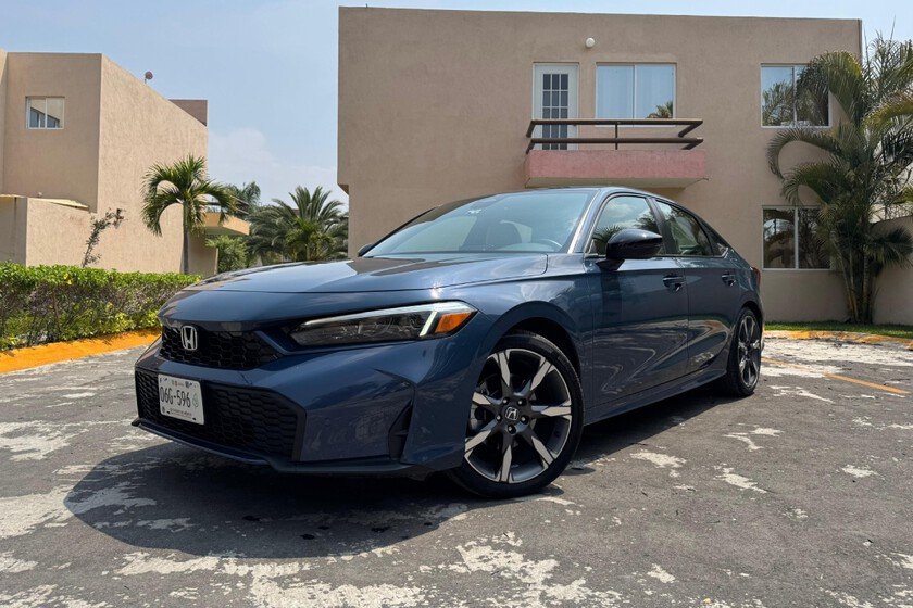 Híbrido destacado en su categoría con un precio premium a considerar