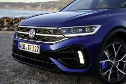 Toyota presenta un modelo híbrido innovador y eficiente en el mercado automotriz