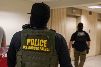 trump utiliza 150 carceles para alojar migrantes por incremento del