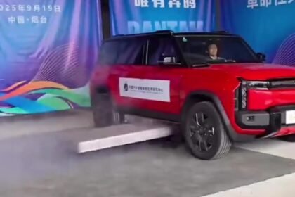 China implementa una nueva estrategia para controlar incendios en vehículos eléctricos