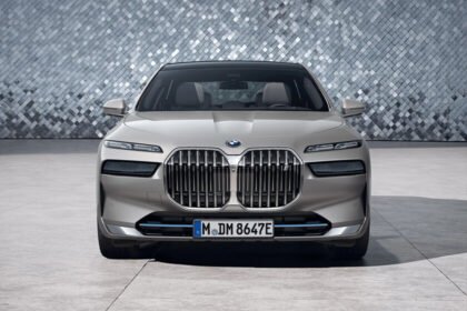 El origen de los diseños con grandes parrillas se encuentra en China, no en Europa ni Estados Unidos