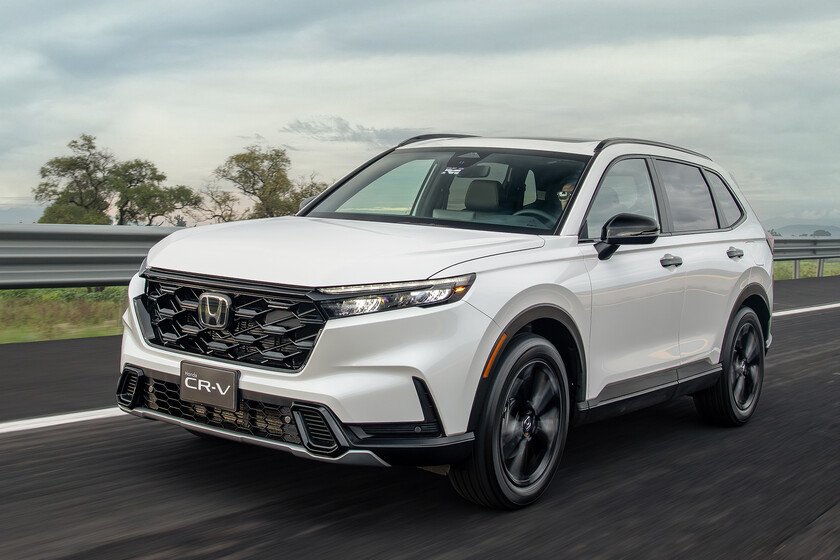 El popular SUV japonés lanza nuevas versiones y aumenta su equipamiento