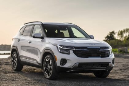SUV compacto 2026 con motor turbo y garantía de siete años, destaca por su amplitud