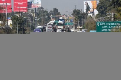 colapso en edomex por bloqueo de vialidades por parte de