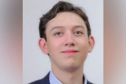 desaparece carlos emilio tras ingresar al bano de un restaurante