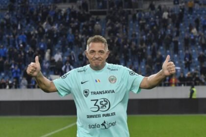 el dueno de un equipo de futbol rumano juega a