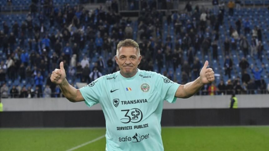 el dueno de un equipo de futbol rumano juega a