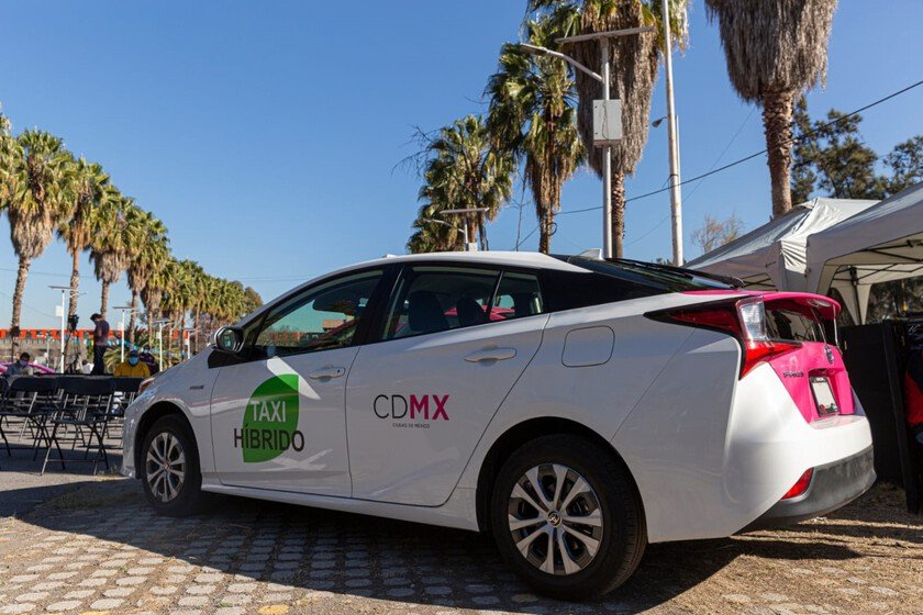 El riesgo de conducir taxi en CDMX con licencia inadecuada y sus altas multas