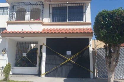 encuentran muerta a rosalinda y arrestan a su hijo alan