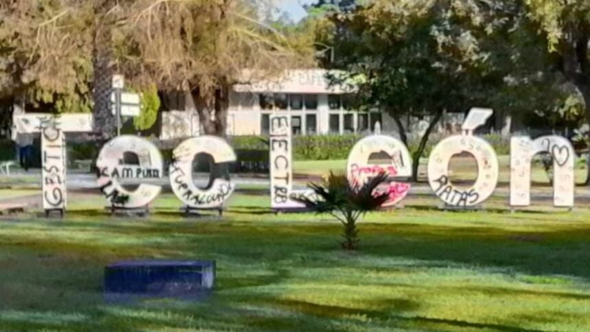 estudiantes del tec de leon se distancian de actos vandalicos