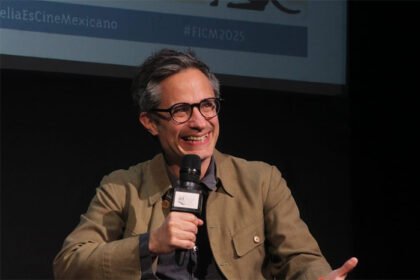 gael garcia bernal es nombrado embajador de buena voluntad de