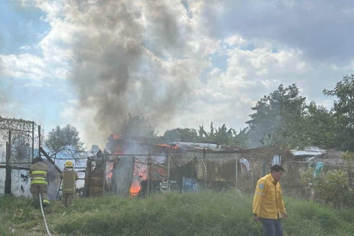 incendio consume vivienda en la colonia nueva valladolid