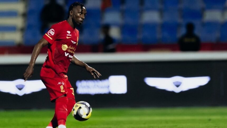 julian quinones anota doblete y ejecuta penalti a lo panenka