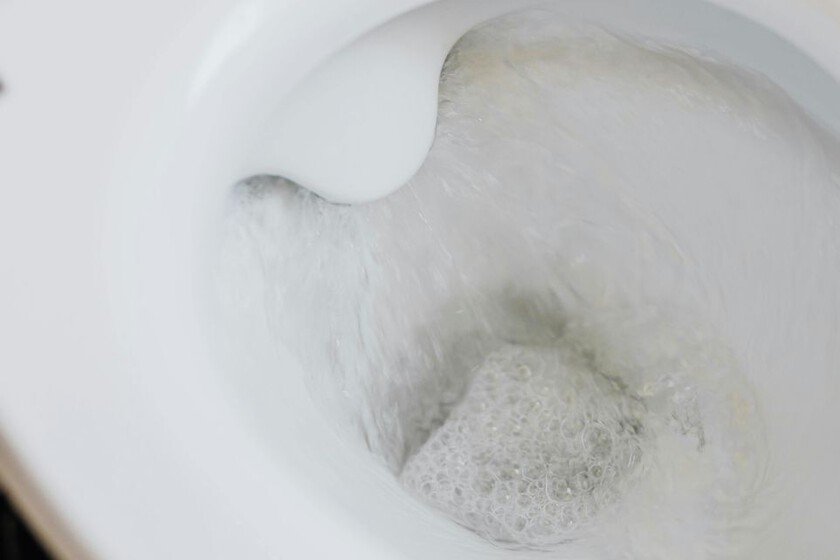 Método efectivo con papel y vinagre para eliminar sarro del inodoro sin esfuerzo