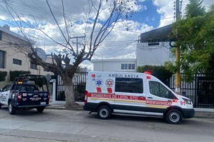 mujer sufre golpe en la cabeza durante asalto a cremeria