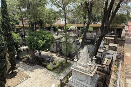 Panteón histórico en CDMX ofrece visitas guiadas y actividades culturales durante todo el año