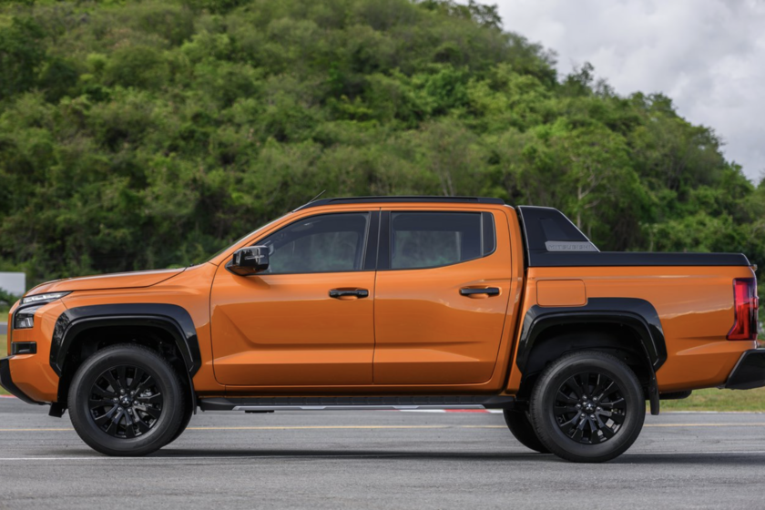 Pick-up japonesa 4x4 en México con capacidad de carga de una tonelada y 7 años de garantía