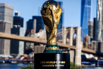 Prohibición de venta de camisetas, llaveros y trofeos falsos en los estadios