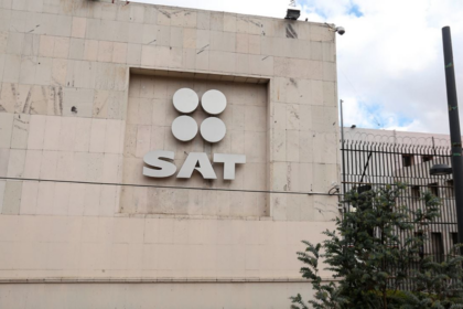 titular del sat reafirma compromiso en la lucha contra la