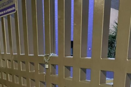 trabajadores del poder judicial cierran centros laborales por falta de