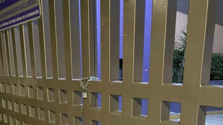 trabajadores del poder judicial cierran centros laborales por falta de