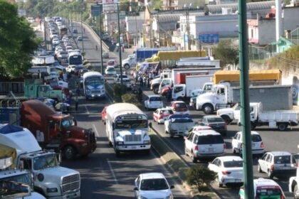 transportistas amenazan con bloqueos en cdmx para exigir aumento en