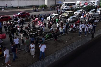 transportistas del edomex bloquean periferico durante mas de cinco horas