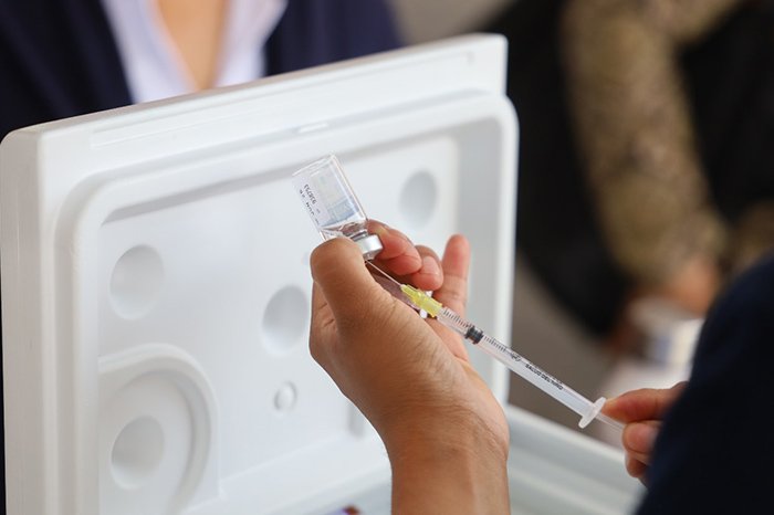 vacunacion gratuita contra influenza covid 19 y neumococo en hospitales de