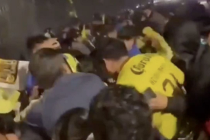aficionados de toluca y america protagonizan enfrentamiento violento en presencia