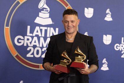 alejandro sanz anuncia nuevo musical y lanza disco con renovada
