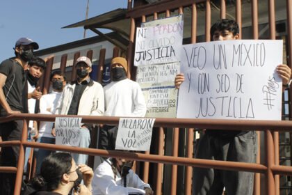 alumnos del tec de morelia protestan por inseguridad y abandono