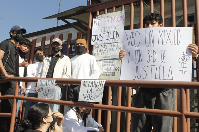 alumnos del tec de morelia protestan por inseguridad y abandono