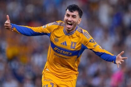 angel correa marca su primer gol en el clasico regio