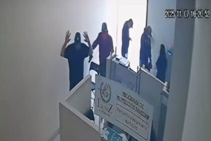 asalto a funeraria en la colonia morelos uruapan por sujetos