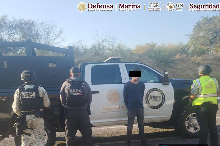 aseguran artefactos explosivos y armas 12 detenidos informa el gobierno
