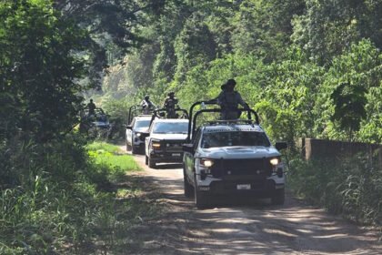 aseguran explosivos y droga en operativo militar en apatzingan