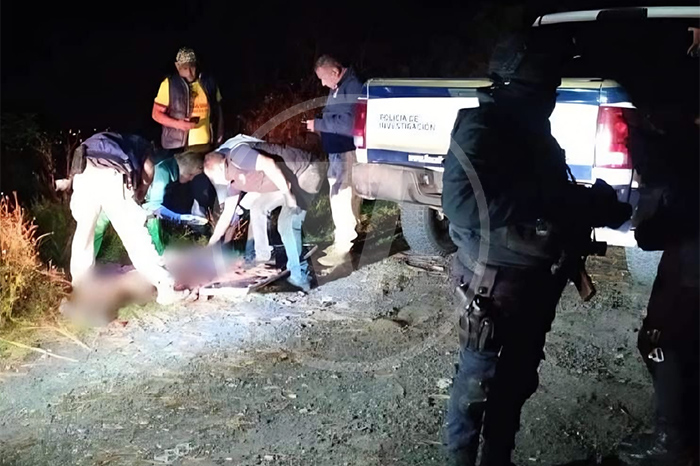 asesinan a una mujer y dejan su cuerpo en las