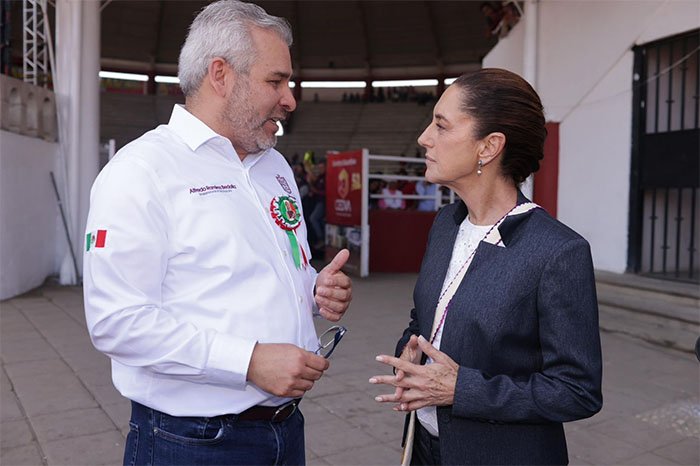 bedolla y sheinbaum analizan la asignacion de becas gertrudis bocanegra