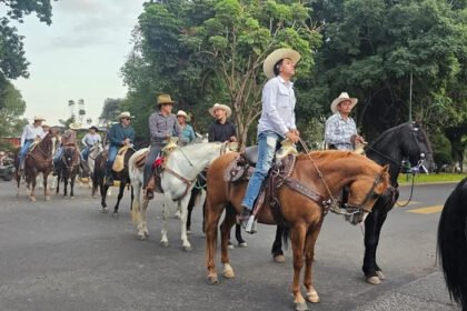 cabalgata por la paz en uruapan en homenaje al alcalde