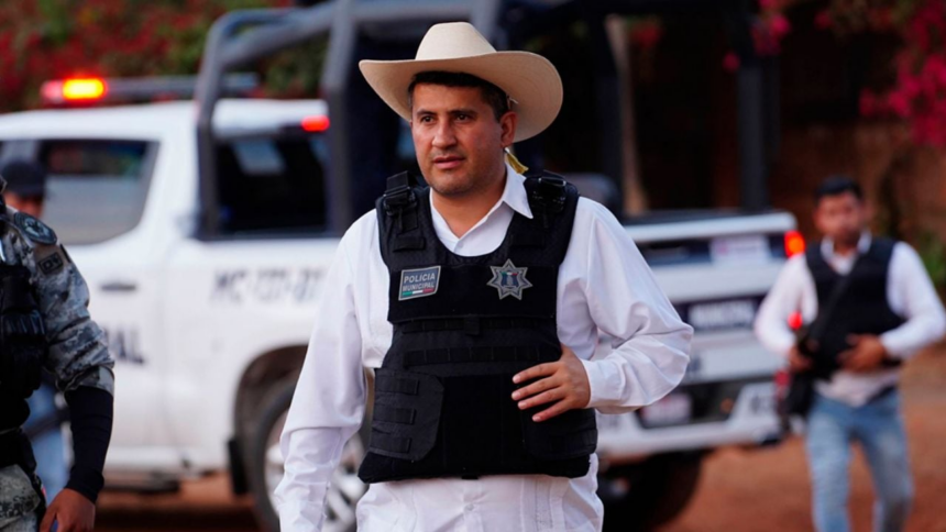 carlos manzo alcalde de uruapan fallece en atentado confirma el